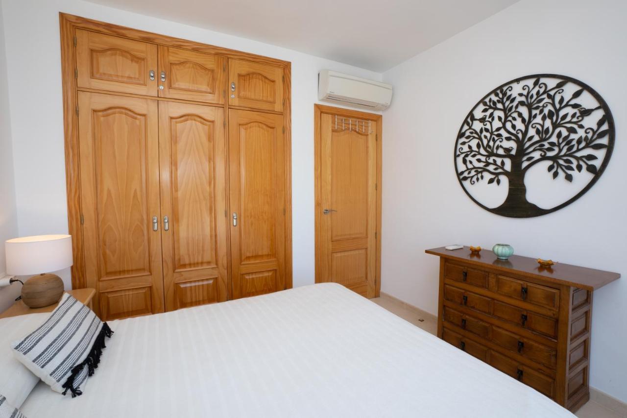 Penthouse Las Gaviotas Ii-2E Menyber Nerja Exterior photo
